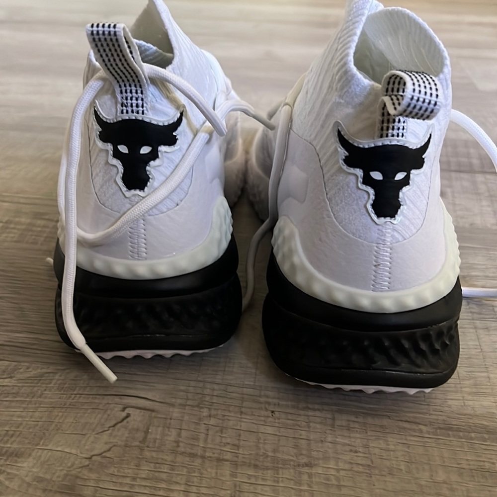 Size 11 Mens Project Rock Shoes